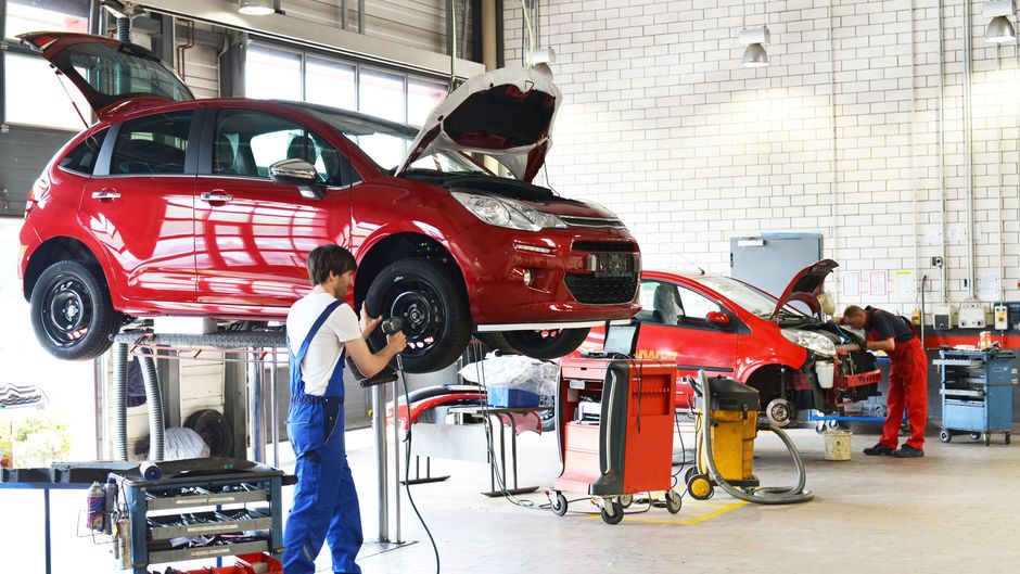 KfzServicetechniker Lehrgänge Weiterbildung Aus & Weiterbildung